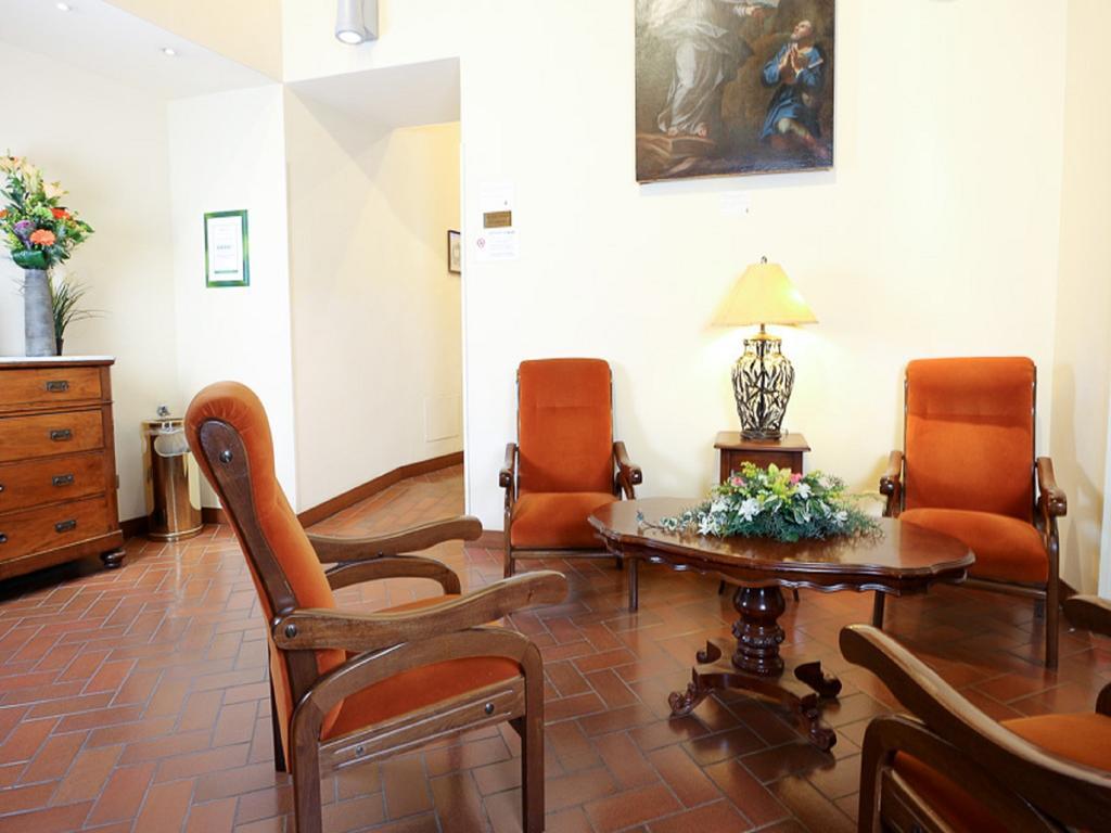 Casa Di Santa Francesca Romana A Ponte Rotto ภายนอก รูปภาพ