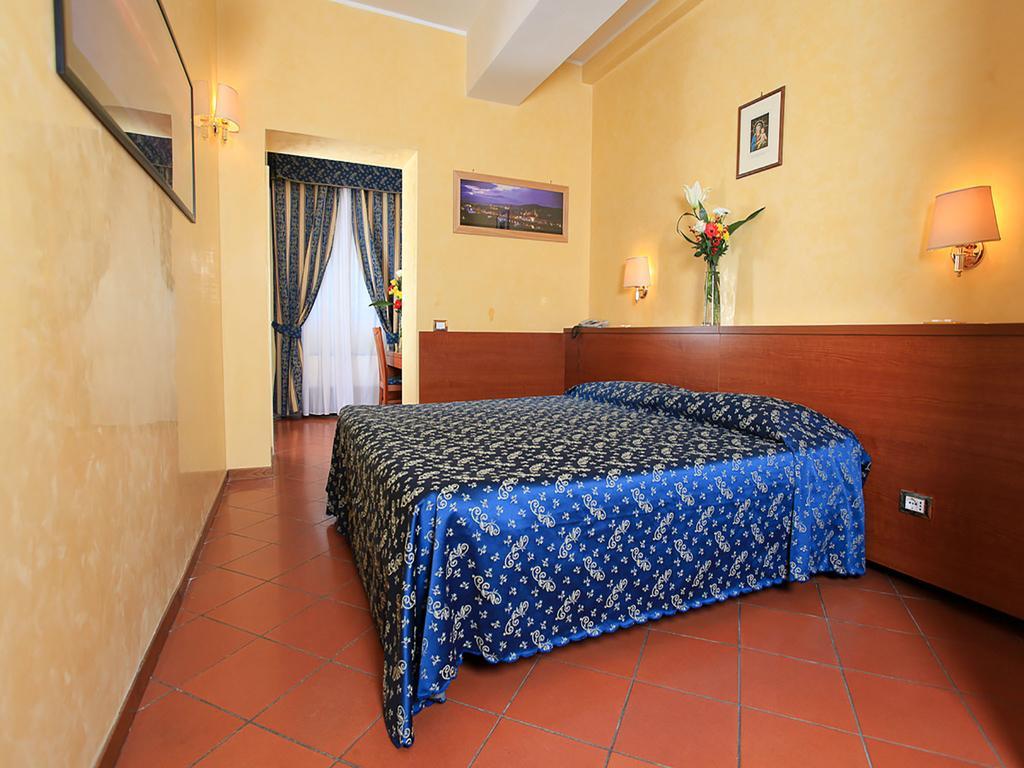 Casa Di Santa Francesca Romana A Ponte Rotto ห้อง รูปภาพ